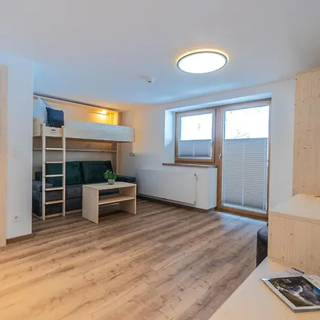 Haus Gstrein בית הארחה