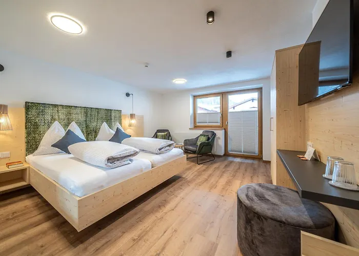 Πανσιόν Haus Gstrein 3*